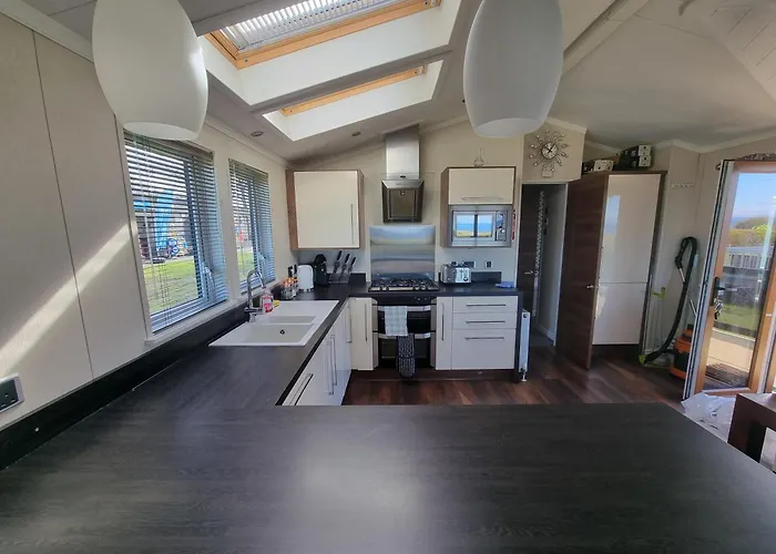 Sea Views, Fabulous Modern Lodge