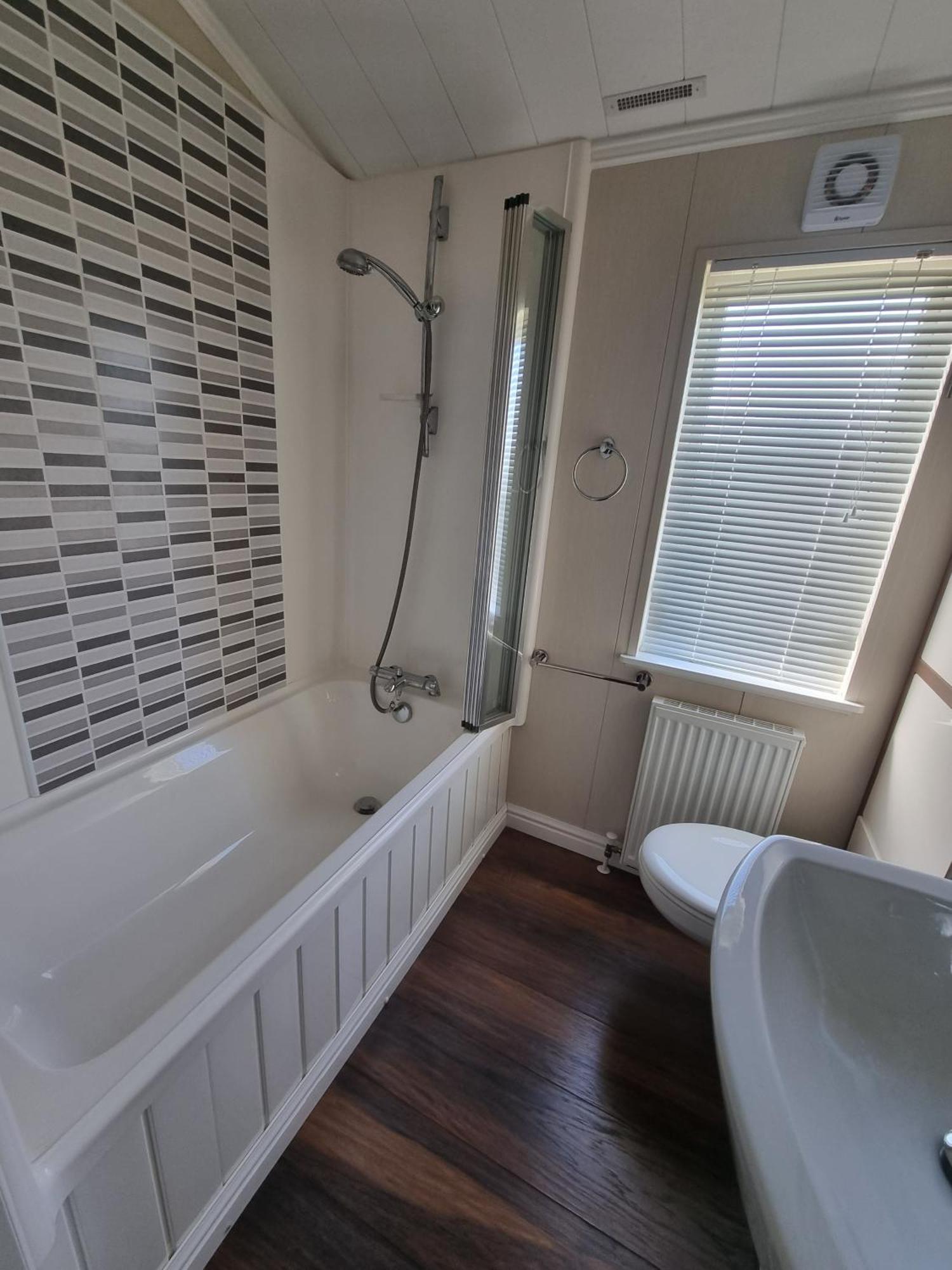 Sea Views, Fabulous Modern Holiday home